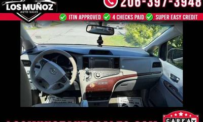 2011 Toyota Sienna XLE 8 Passenger