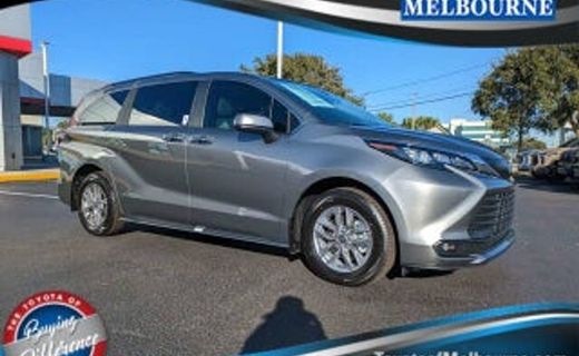 2026 Toyota Sienna XLE