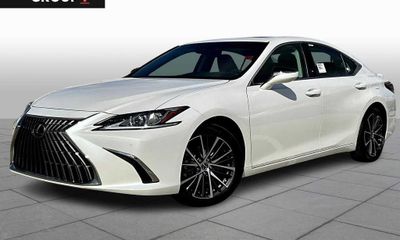 2025 Lexus ES 300H Premium
