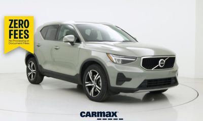 2023 Volvo XC40 Core Bright Theme