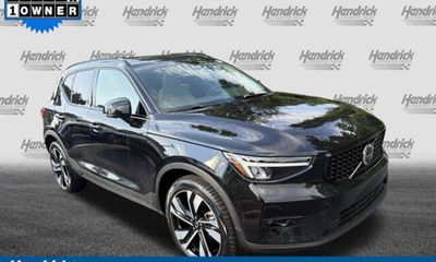 2023 Volvo XC40 Plus Dark