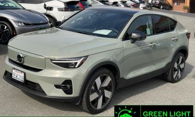 2023 Volvo C40 Ultimate Dark