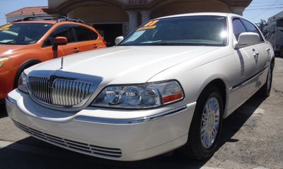 2007 Lincoln Town CAR Signature Limited