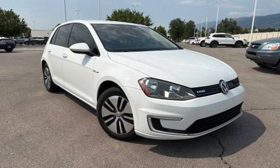 2016 Volkswagen E-Golf SE
