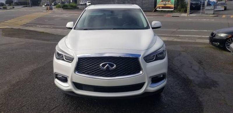 2016 Infiniti QX60 — a typically priced live listing