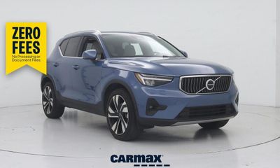 2023 Volvo XC40 Plus Bright