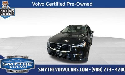 2023 Volvo XC60 Core Bright Theme