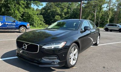 2018 Volvo S90 Momentum