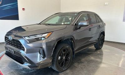 2023 Toyota RAV4 SE