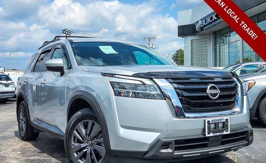 2022 Nissan Pathfinder SV