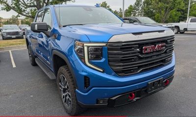 2024 GMC Sierra AT4