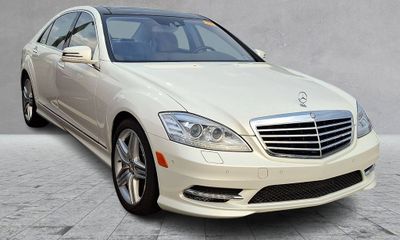 2013 Mercedes-Benz S-Class S550V 4 Matic