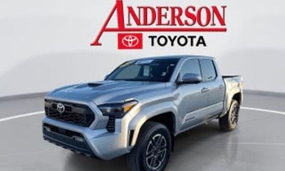 2026 Toyota Tacoma SR5 Xtracab