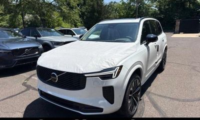 2026 Volvo XC90 Ultra Dark