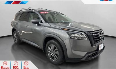 2023 Nissan Pathfinder SV