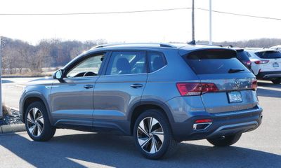 2023 Volkswagen Taos 4Motion SE