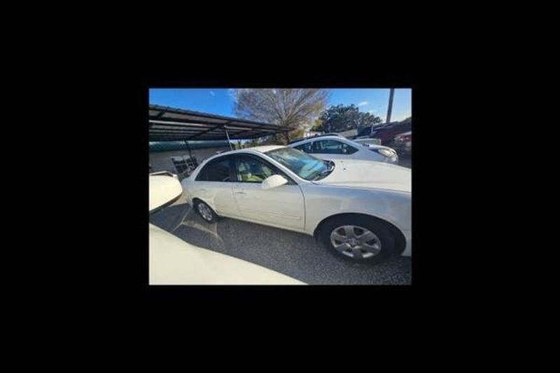 2009 Hyundai Sonata — a typically priced live listing