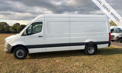 2025 Mercedes-Benz Sprinter 907 VS30