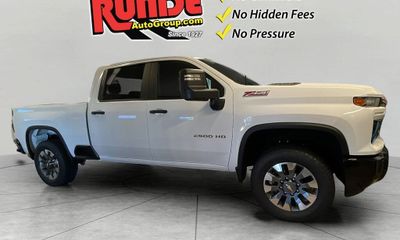 2026 Chevrolet Silverado HD Custom