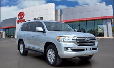 2019 Toyota Land Cruiser VX R