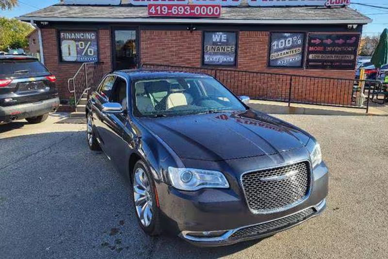 2018 Chrysler 300 — a typically priced live listing