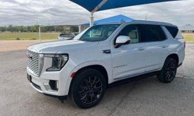 2024 GMC Yukon AT4