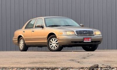 2003 Ford Crown Victoria LX