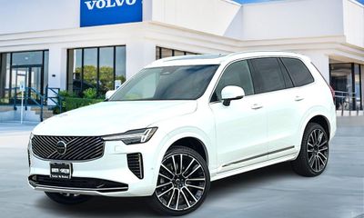 2026 Volvo XC90 Plus Bright