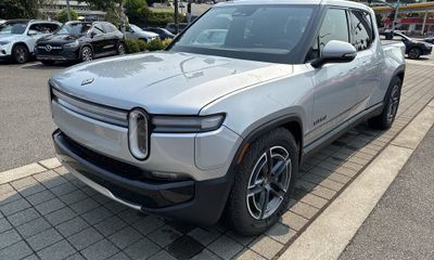 2025 Rivian R1T Adventure