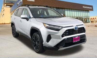 2022 Toyota RAV4 SE
