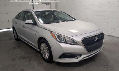 2016 Hyundai Sonata GL Middle LOW