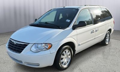 2007 Chrysler Town AND Country Touring