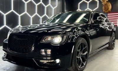 2022 Chrysler 300 Touring L