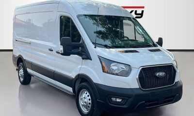 2025 Ford Transit Medium Roof