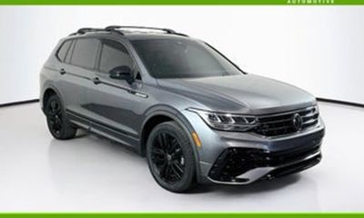 2022 Volkswagen Tiguan SE Black