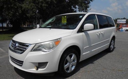 2010 Volkswagen Routan SE