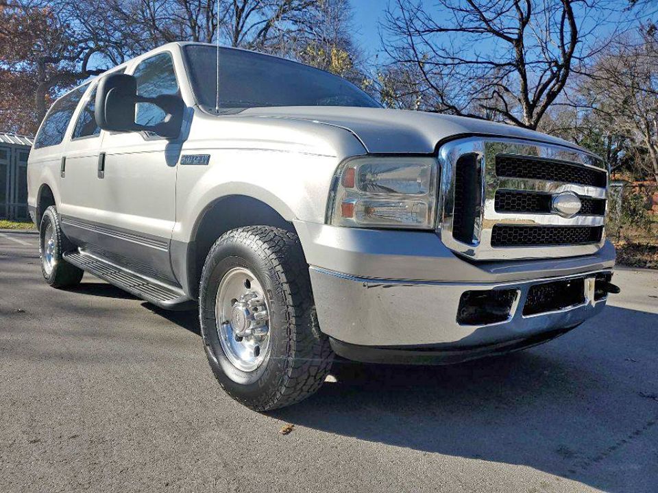 2005 Ford Excursion XLT