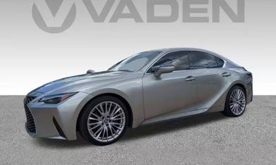 2023 Lexus IS 300 Premium