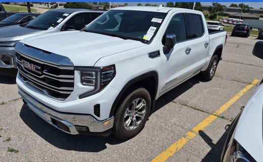 2025 GMC Sierra SLT
