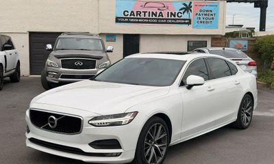 2019 Volvo S90 Momentum