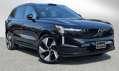 2025 Volvo EX90 Ultra