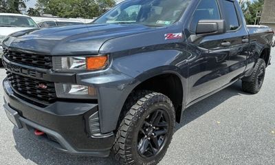 2020 Chevrolet Silverado Trail Boss Custom