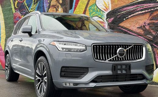 2022 Volvo XC90 Momentum