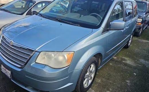 2010 Chrysler Town AND Country RT