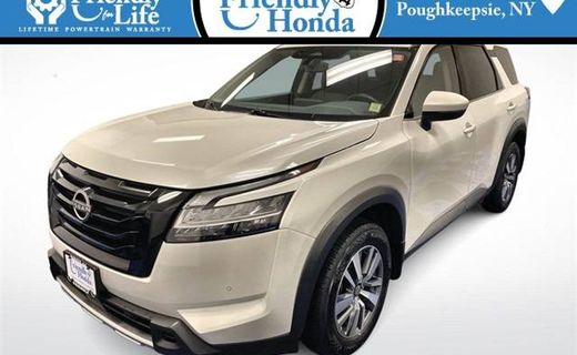 2024 Nissan Pathfinder SL