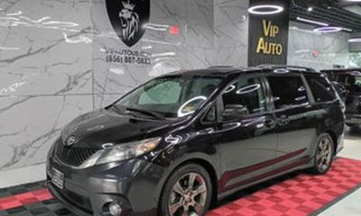 2011 Toyota Sienna Sport