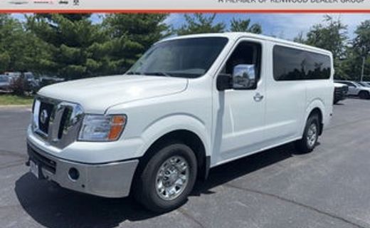 2017 Nissan NV V8 SL