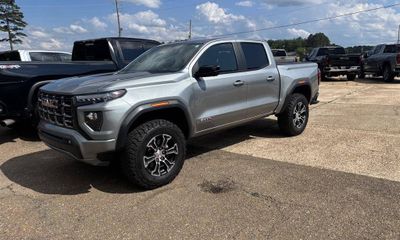 2023 GMC Canyon AT4