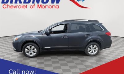 2011 Subaru Outback Limited M R