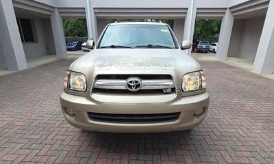 2005 Toyota Sequoia SR5